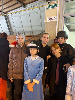 В Кохме прошли новогодние костюмированные старты для наездников